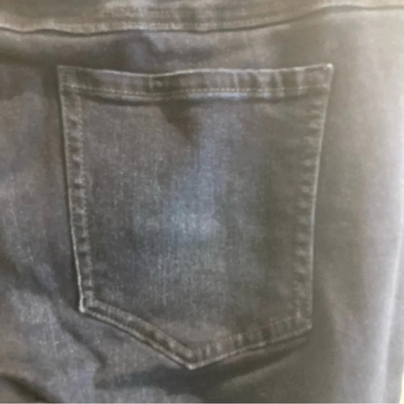 CABI Sz 32 Mid Rise Skinny Mid Wash Lightly Distressed Jeans - Picture 10 of 12